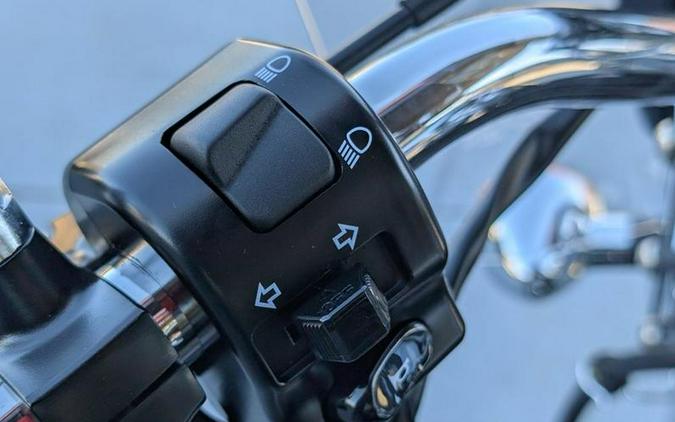 2026 Kawasaki Vulcan® 900 Classic LT