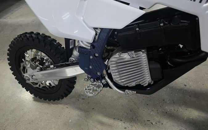2027 Husqvarna EE 5