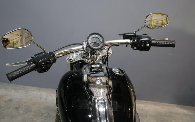 2025 Harley-Davidson Breakout