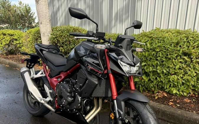 2026 Honda CB750 Hornet E-Clutch