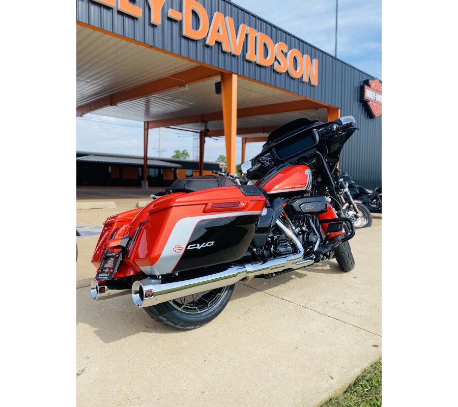 FLHXSE 2024 CVO™ Street Glide®