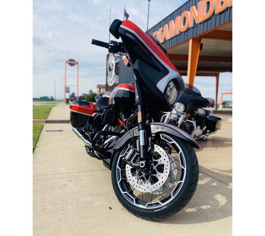 FLHXSE 2024 CVO™ Street Glide®