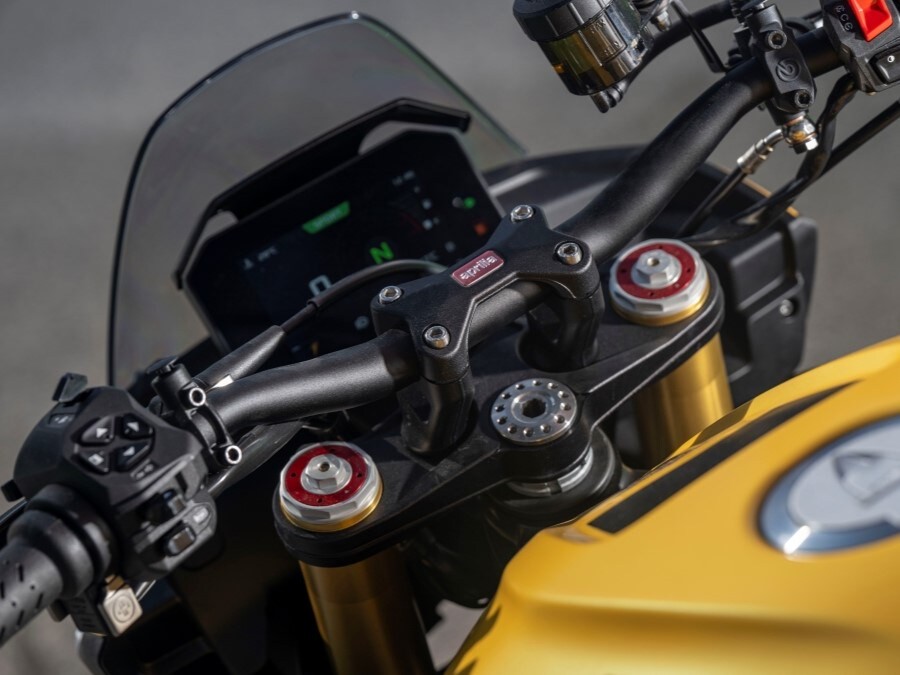 2027 Aprilia Tuono V4 1100