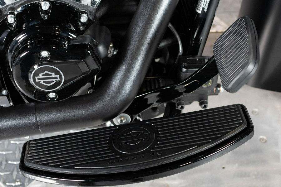 2026 Harley-Davidson Deadwood FLHD