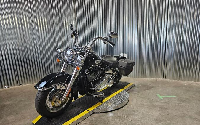 2023 Harley-Davidson Heritage Classic Vivid Black - Black Finish