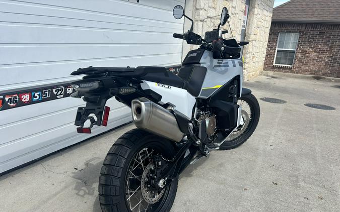 2025 Husqvarna Norden 901