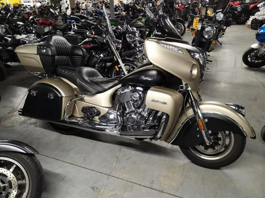 2019 Indian Motorcycle® Roadmaster® Thunder Black