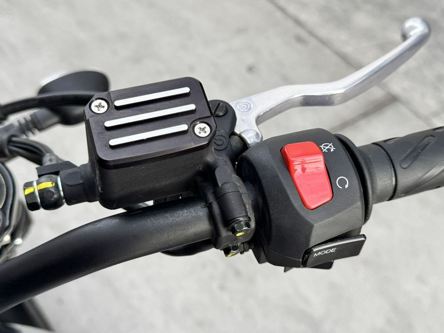 2020 Moto Guzzi V7 III Carbon Shine