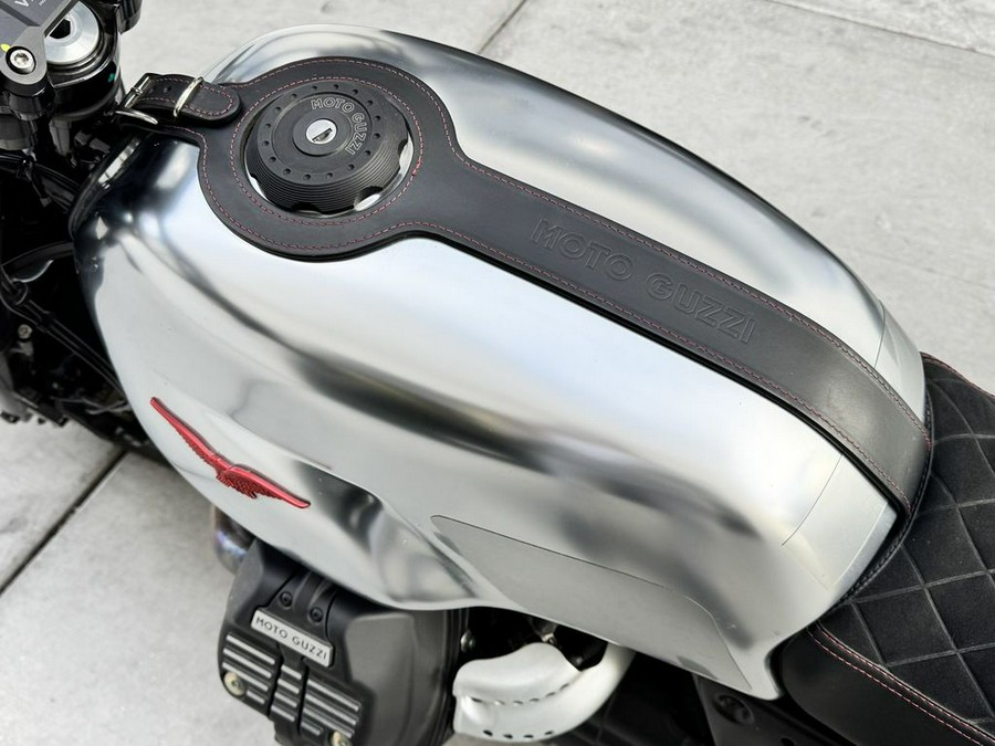 2020 Moto Guzzi V7 III Carbon Shine