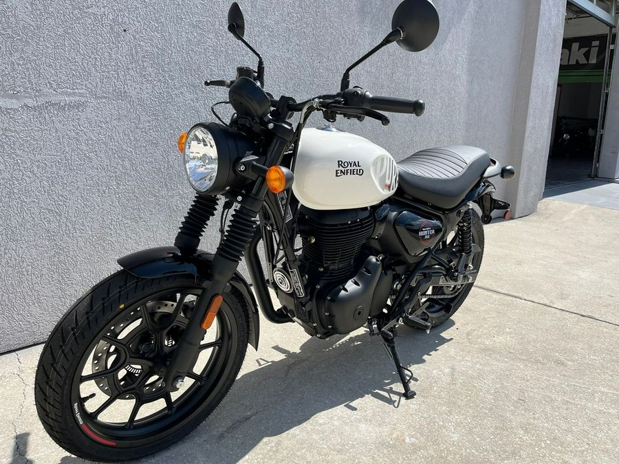 2023 Royal Enfield Hunter 350 Dapper White