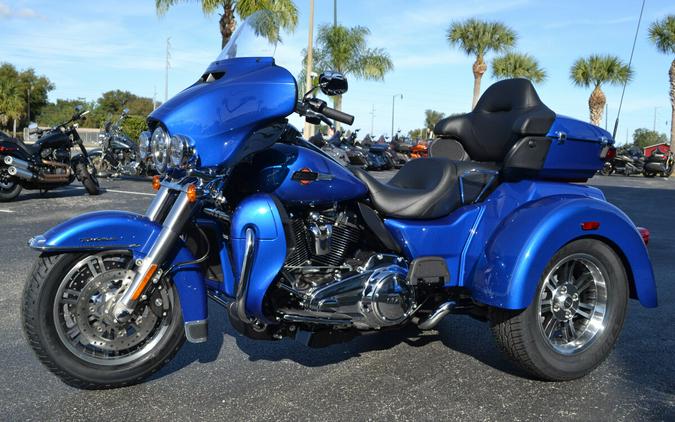 2024 Harley-Davidson Tri Glide Ultra Blue Burst - FLHTCUTG