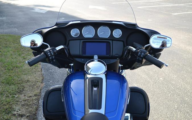 2024 Harley-Davidson Tri Glide Ultra Blue Burst - FLHTCUTG