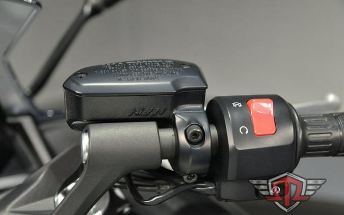 2022 Kawasaki Ninja 650 Pearl Robotic White/Metallic Carbon Gra