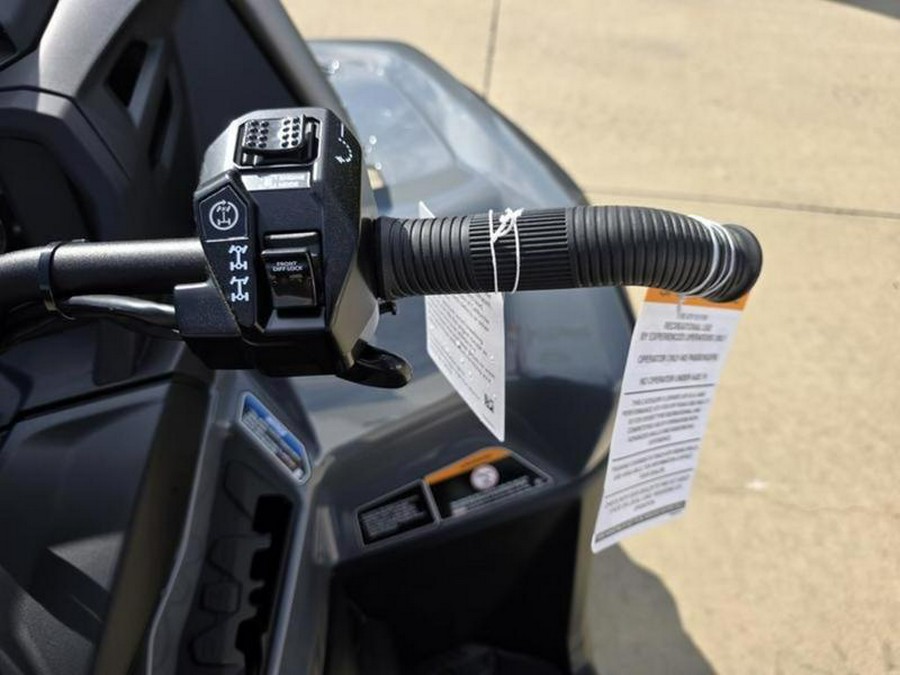 2026 Can-Am® Outlander X mr 1000R Granite Grey