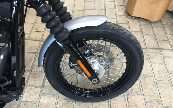 2020 Harley-Davidson Street Bob Barracuda Silver Denim- INCLUDES 1 year HD Warranty