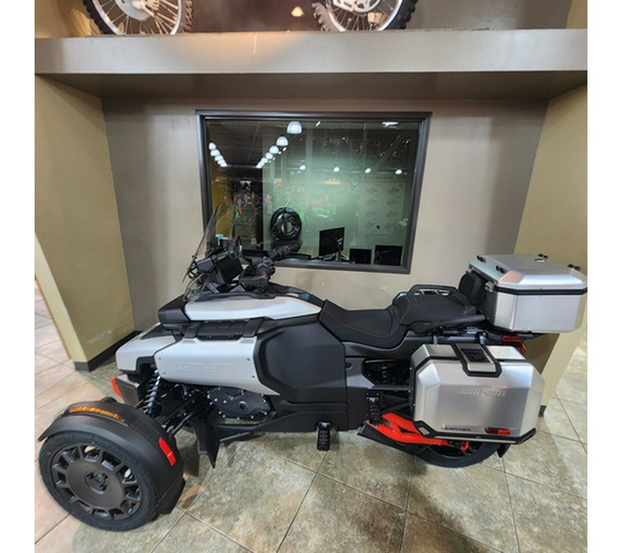 2025 Can-Am Canyon? XT