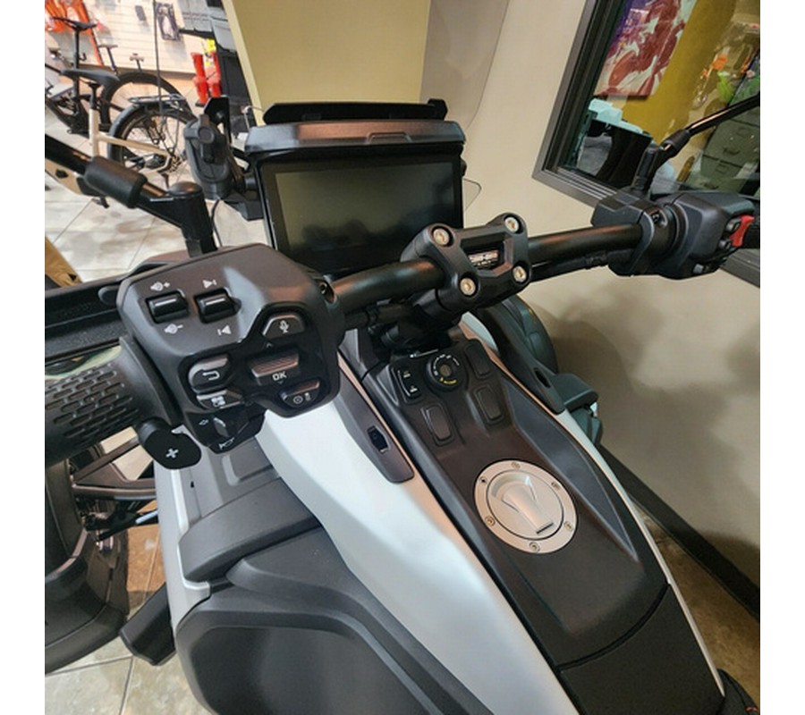 2025 Can-Am Canyon? XT