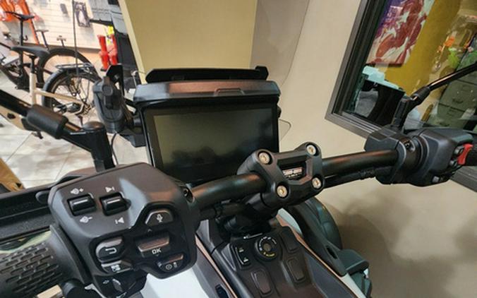 2025 Can-Am Canyon? XT