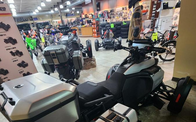 2025 Can-Am Canyon? XT