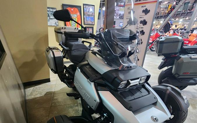 2025 Can-Am Canyon? XT