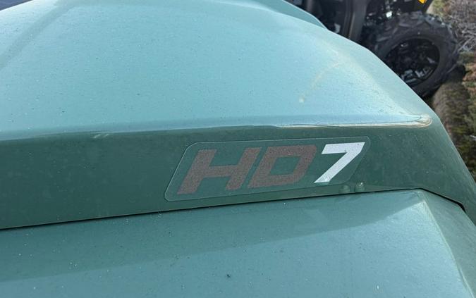 2025 Can-Am® Defender MAX HD7