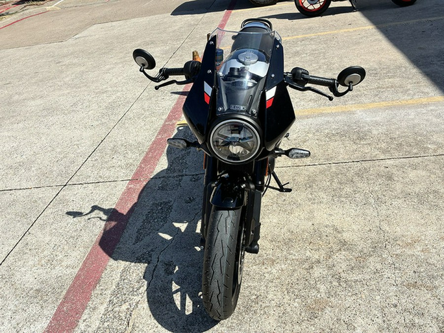 2026 Triumph Thruxton 400 Phantom Black Aluminium Silver
