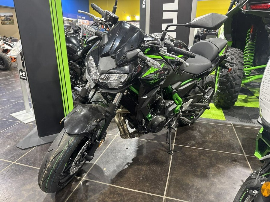 2025 Kawasaki Z900 SE ABS