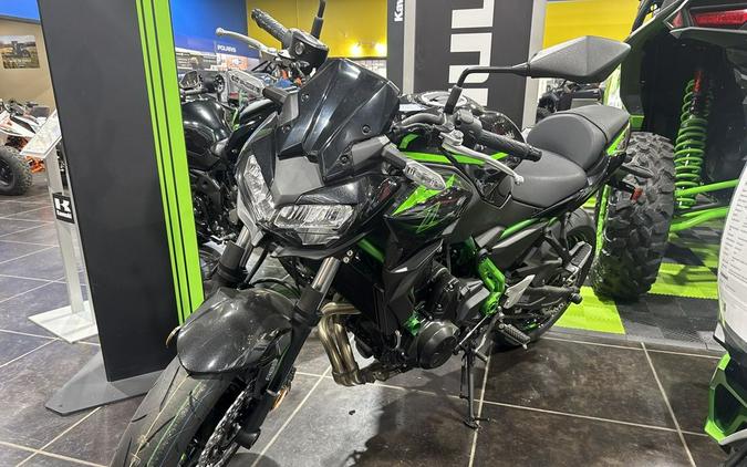 2025 Kawasaki Z900 SE ABS