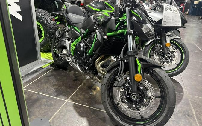 2025 Kawasaki Z900 SE ABS