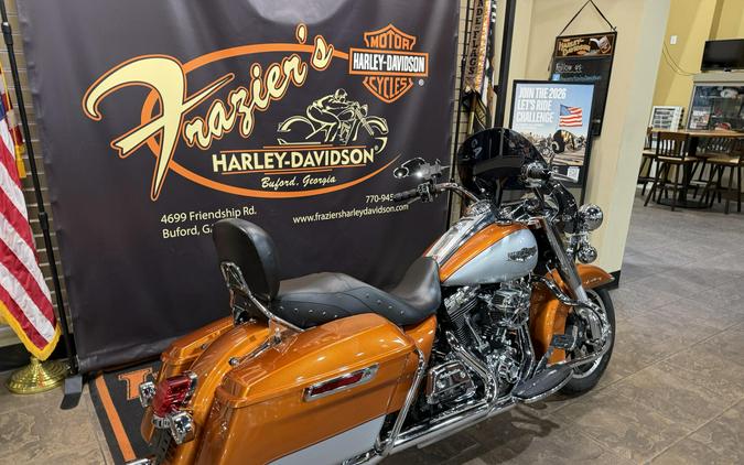 2014 Harley-Davidson® Road King® WHSKY/B SILVER W/ PINSTRIPE