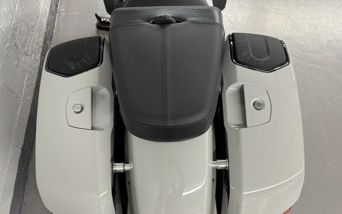 2026 Indian CHALLENGER DARK HORSE 112 w/ PowerBand