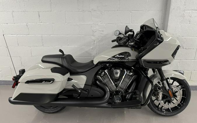 2026 Indian CHALLENGER DARK HORSE 112 w/ PowerBand
