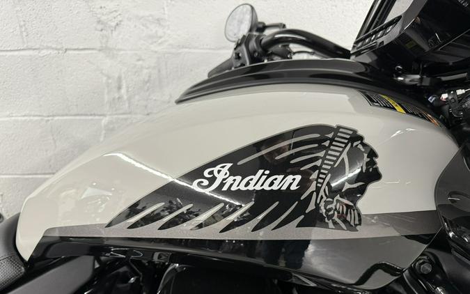 2026 Indian CHALLENGER DARK HORSE 112 w/ PowerBand
