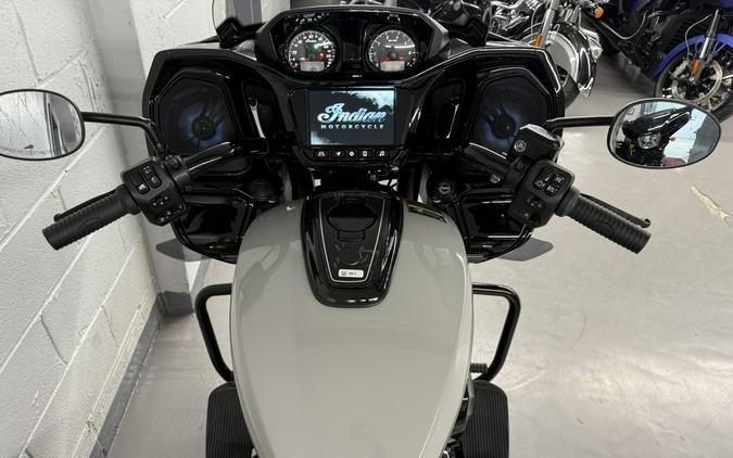 2026 Indian CHALLENGER DARK HORSE 112 w/ PowerBand