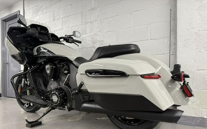 2026 Indian CHALLENGER DARK HORSE 112 w/ PowerBand