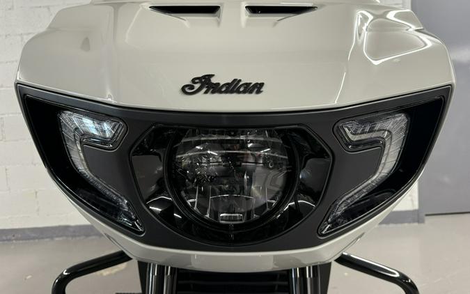 2026 Indian CHALLENGER DARK HORSE 112 w/ PowerBand