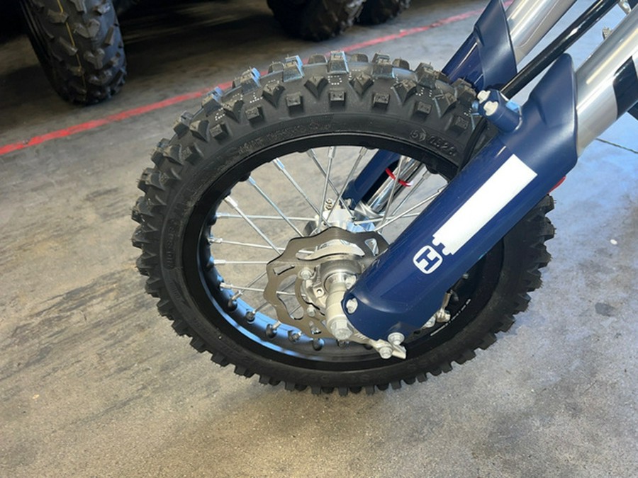 2027 Husqvarna Motorcycles EE 5