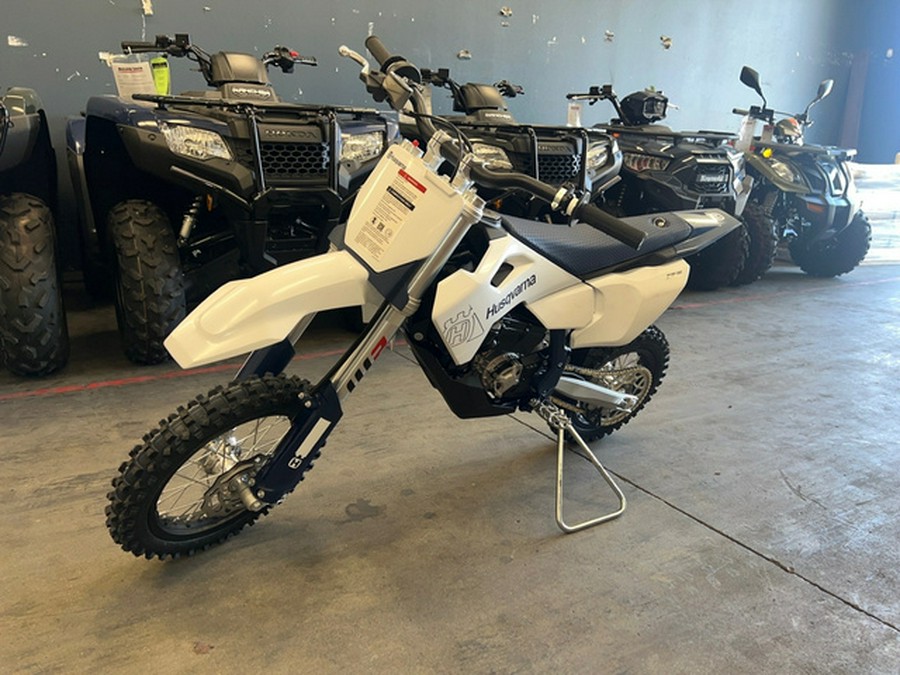 2027 Husqvarna Motorcycles EE 5