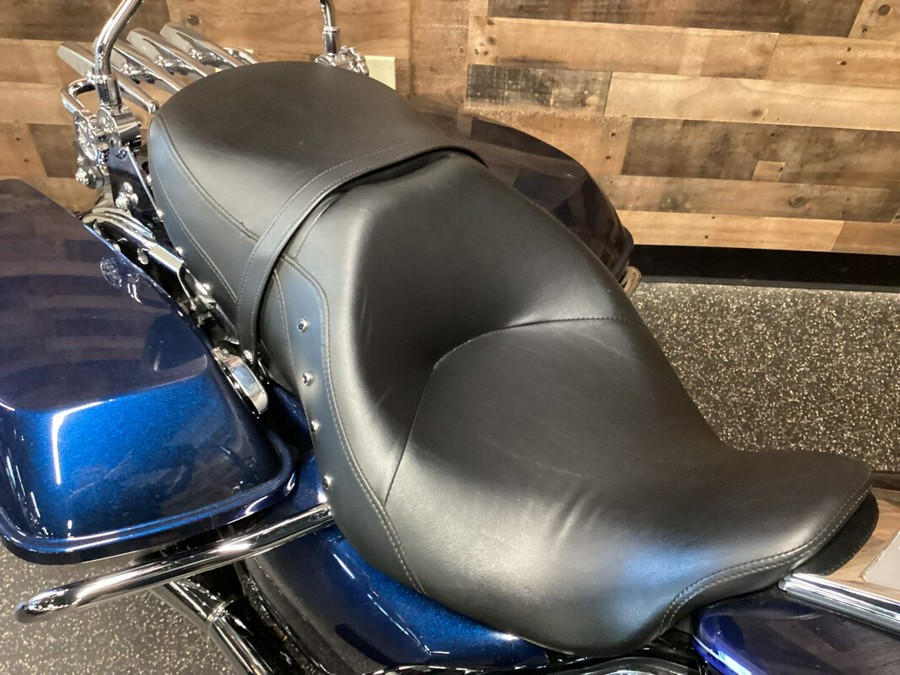 2014 Harley-Davidson® Road King® Big Blue Pearl/Vivid Black