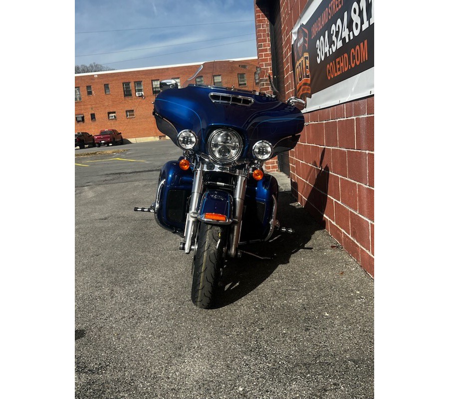 2015 Harley-Davidson® FLHTK Ultra Limited
