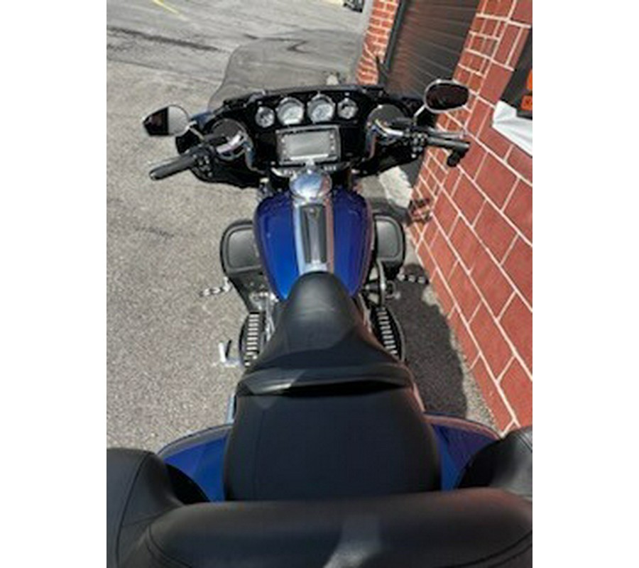 2015 Harley-Davidson® FLHTK Ultra Limited