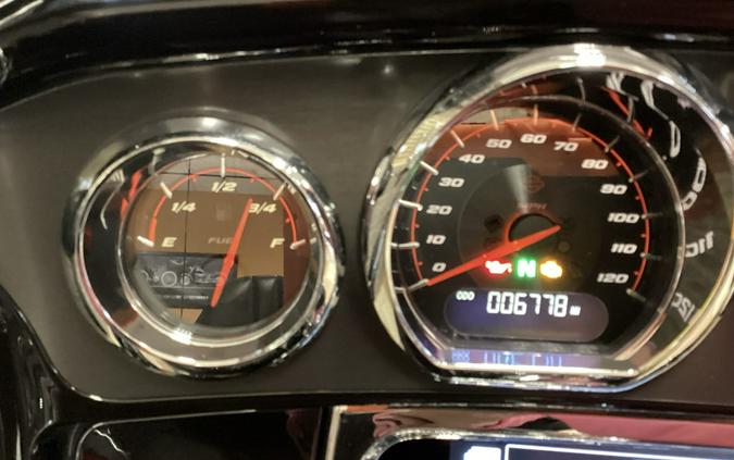 2020 Harley-Davidson® CVO™ Tri Glide® Black Stardust w/ Magnetic Gray & Wicked Red