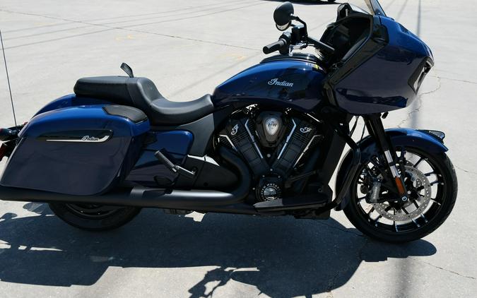 2025 INDIAN MOTORCYCLE CHALLENGER DARK HORSE WITH POWERBAND AUDIO PACKAGE