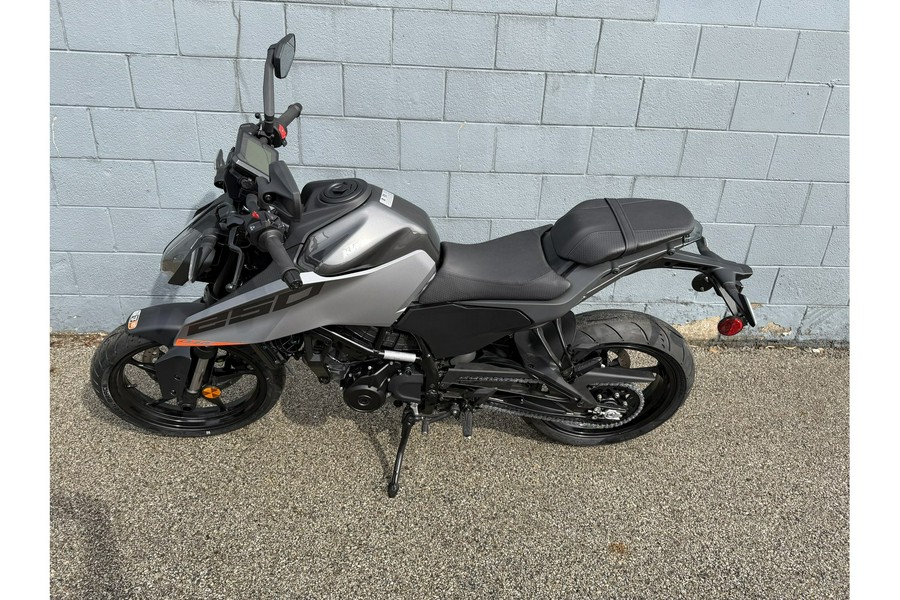 2026 250 DUKE - KTM