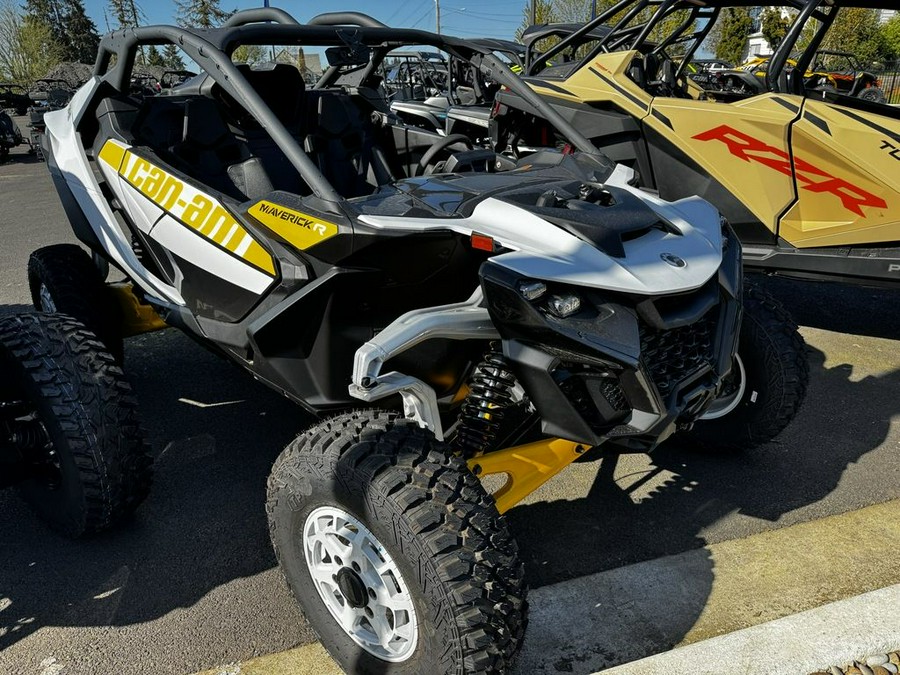 2024 Can-Am® Maverick R 999T DCT