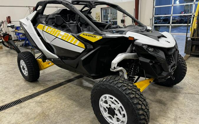 2024 Can-Am® Maverick R 999T DCT