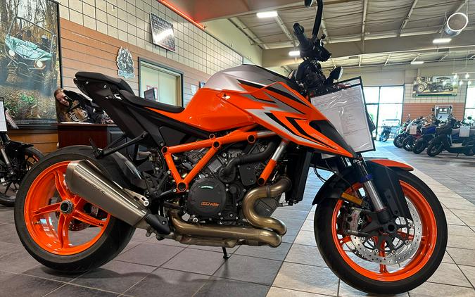 2022 KTM 1290 Super Duke R Evo Review [17 Track + Street Fast Facts]