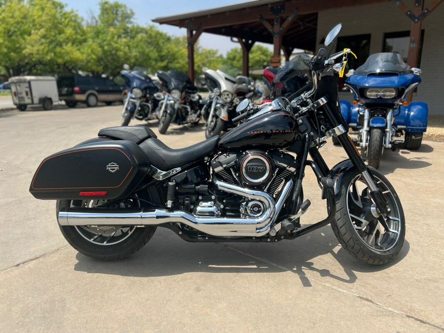 2019 Harley-Davidson® Sport Glide™ Black