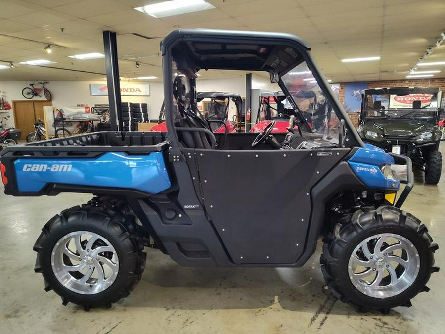 2023 Can-Am® Defender XT HD9