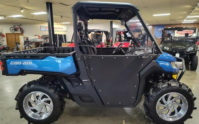 2023 Can-Am® Defender XT HD9